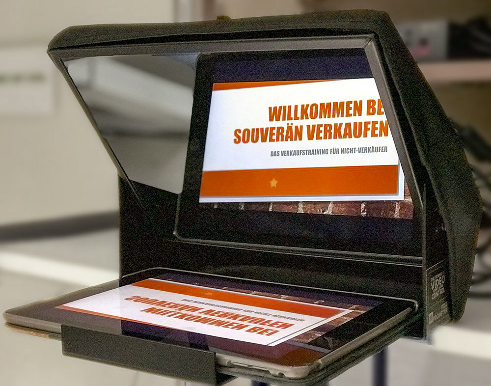 iPad teleprompter with a mirrored presentation